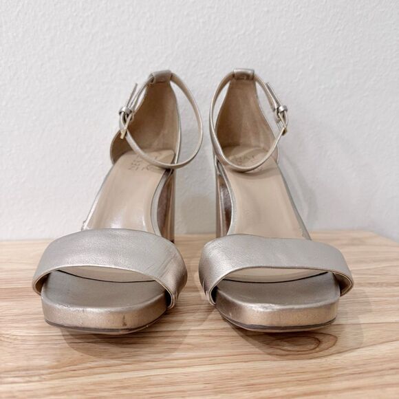 Naturalizer Women Size 9W Joy in Silver Sand Slip On Pump Heels - Picture 2 of 15
